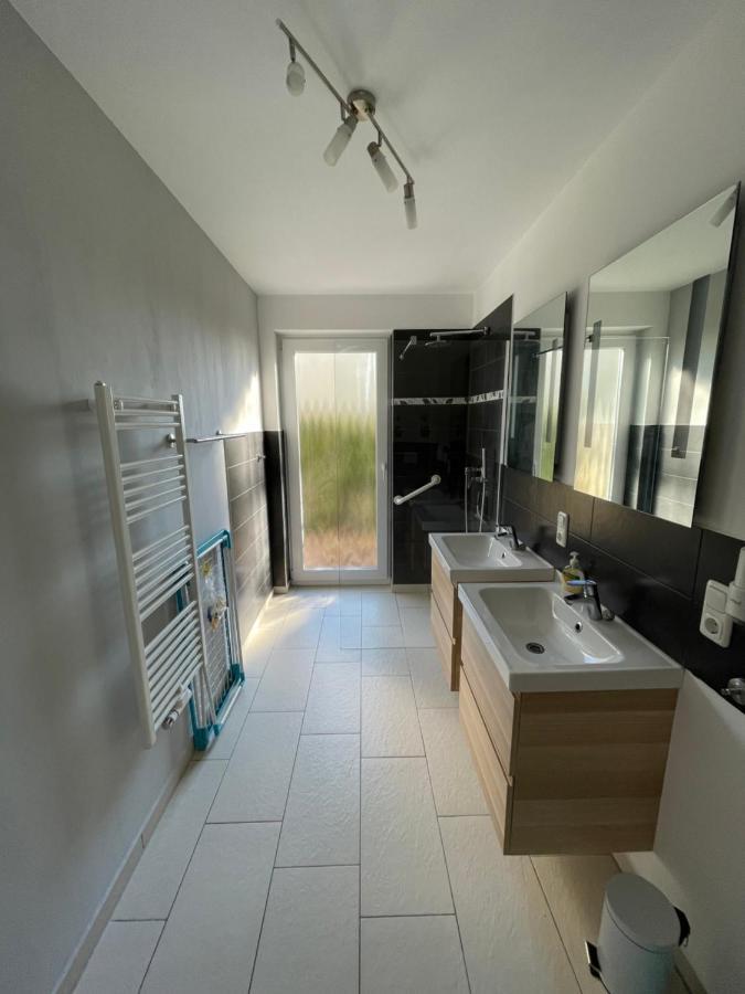 Villa Sara Wohnung Buskam Mit Terrasse Goehren  Ngoại thất bức ảnh
